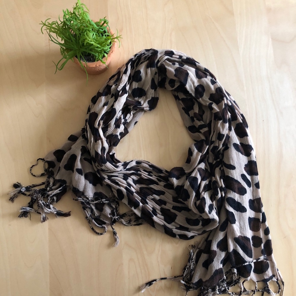 Leopard print scarf